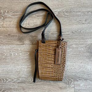 Vince Camuto mavis crossbody leather bag | crossbody phone holder alligator bag